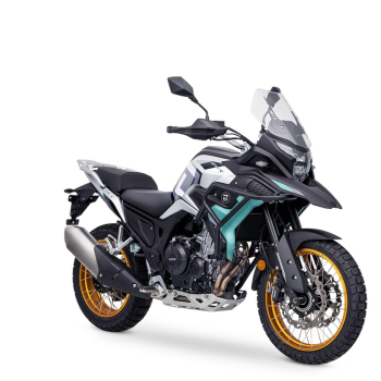 KOVE 510X – motocykl adventure, wersja biało-turkusowa