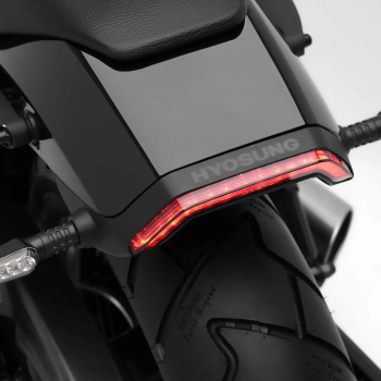Hyosung GV125X – tylne światło LED