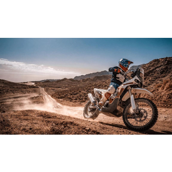 KOVE 450 Rally na pustynnej trasie