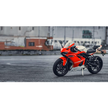 KOVE 450 RR na ulicy