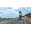 KOVE 800X Touring na szutrowej drodze
