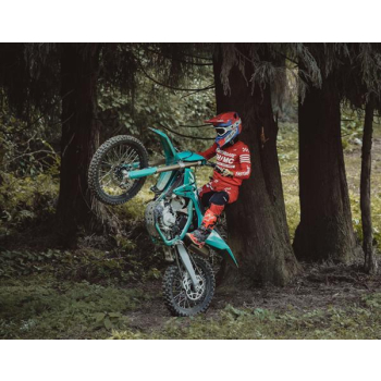 KOVE MX250R w lesie – jazda terenowa