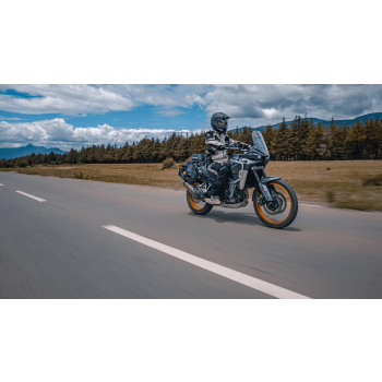 KOVE 800X Touring na drodze
