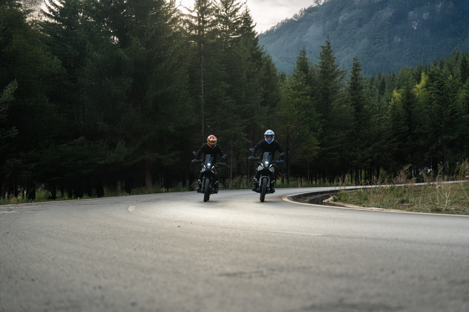 MORBIDELLI T125X – zawieszenie