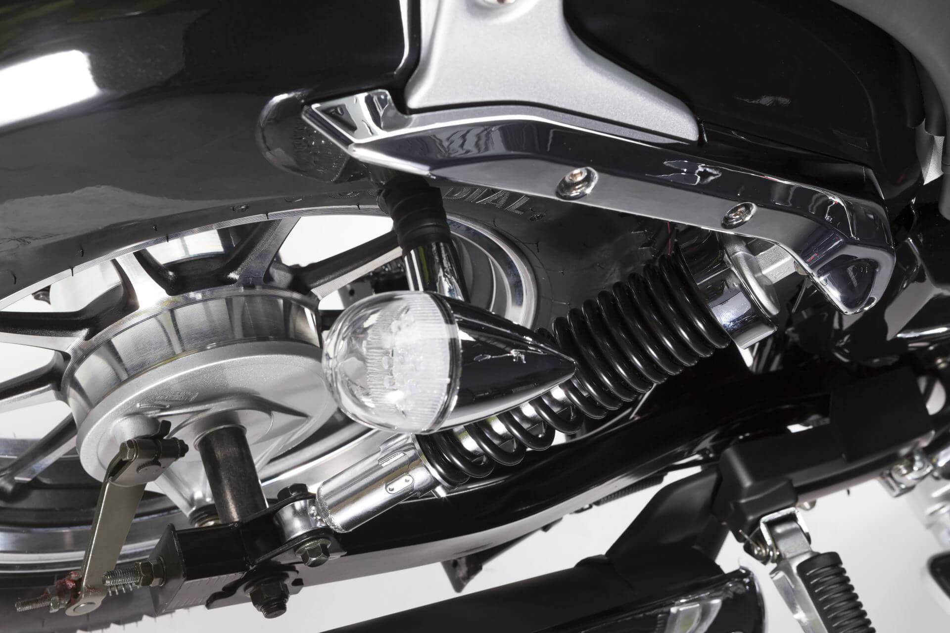 JUNAK M12 125 – detal