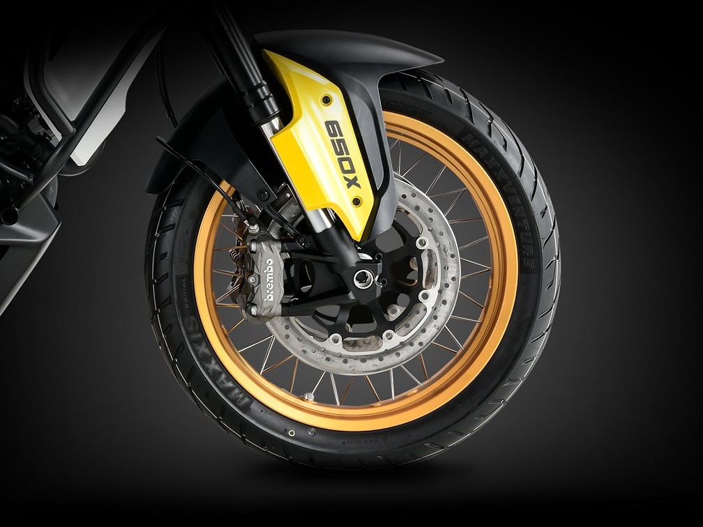 QJMOTOR SVT 650X – Mocny silnik i pewne hamulce