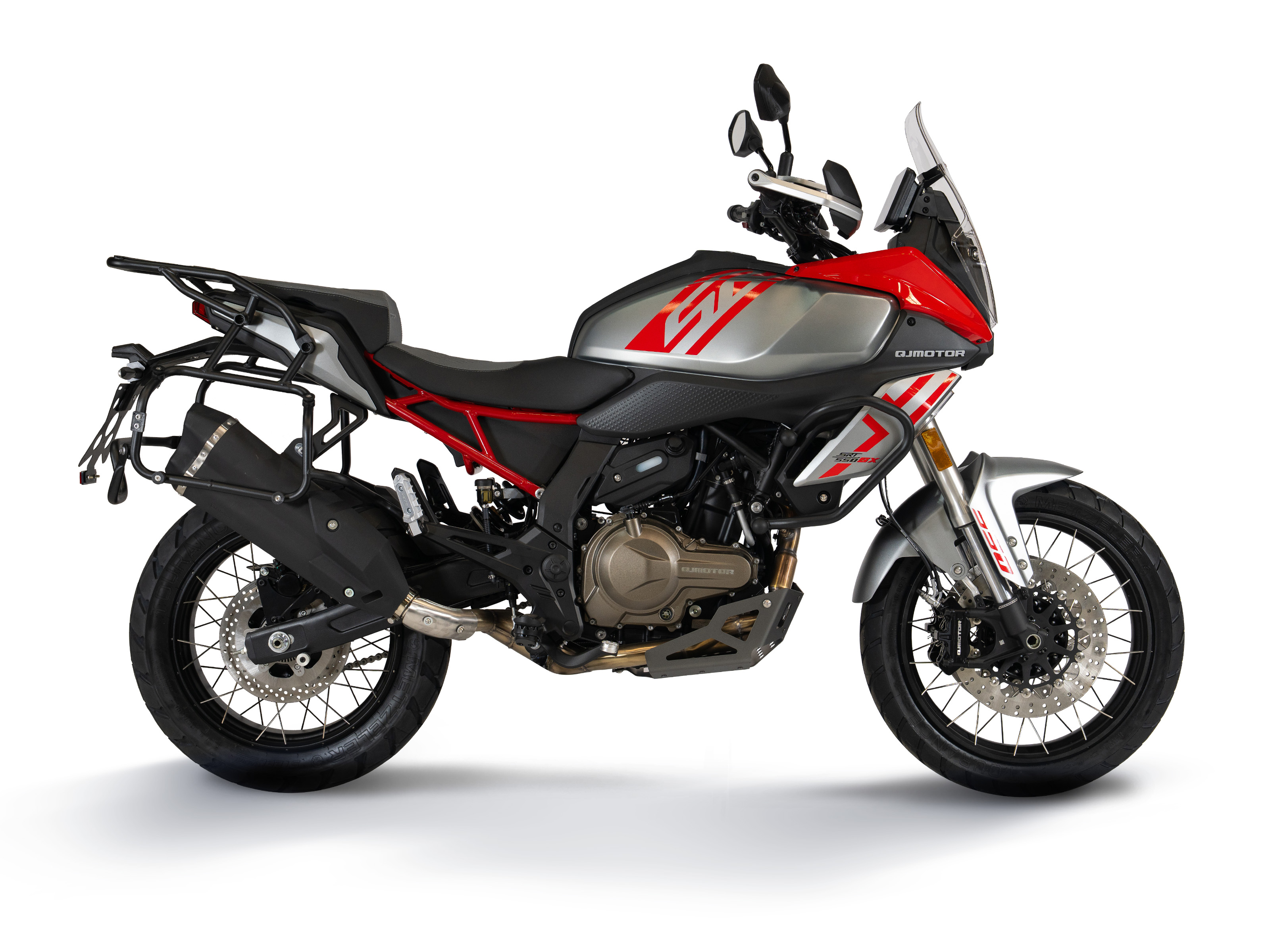 QJMOTOR SRT 600SX – Wyposażenie turystyczne w cenie